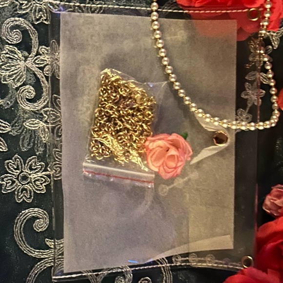 5 pounds of Amazon returns you pick the category. I filled the box. - Picture 4 of 13